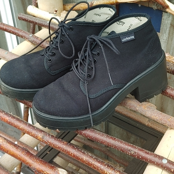 Victoria Brand Canvas Booties - Picture 6 of 10